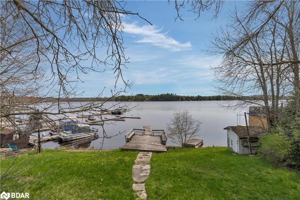 Single Family Residence sold at 1061 Sophers Landing Road, Kilworthy, ON, P0E 1G0 - Gravenhurst - MLS: 40389595