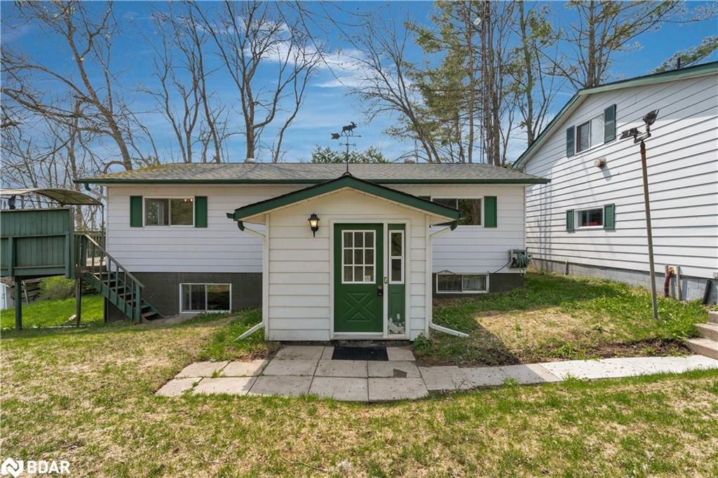 Single Family Residence sold at 1061 Sophers Landing Road, Kilworthy, ON, P0E 1G0 - Gravenhurst - MLS: 40389595