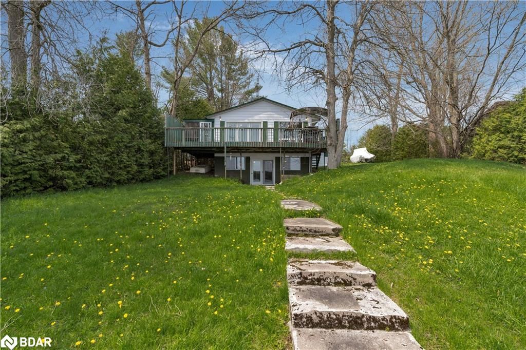 Single Family Residence sold at 1061 Sophers Landing Road, Kilworthy, ON, P0E 1G0 - Gravenhurst - MLS: 40389595