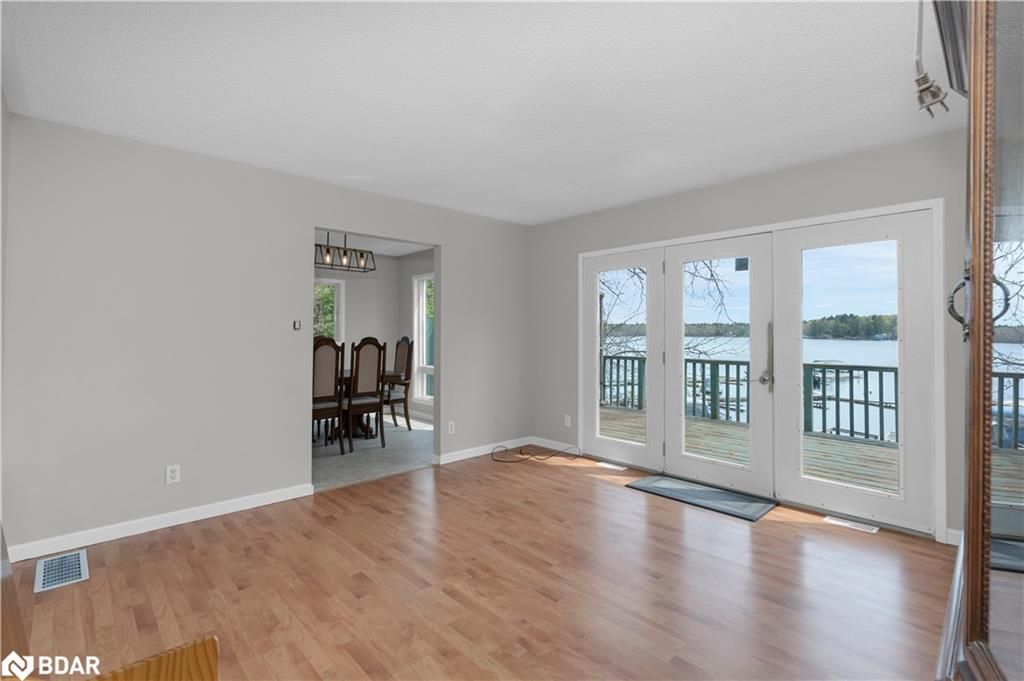 Single Family Residence sold at 1061 Sophers Landing Road, Kilworthy, ON, P0E 1G0 - Gravenhurst - MLS: 40389595