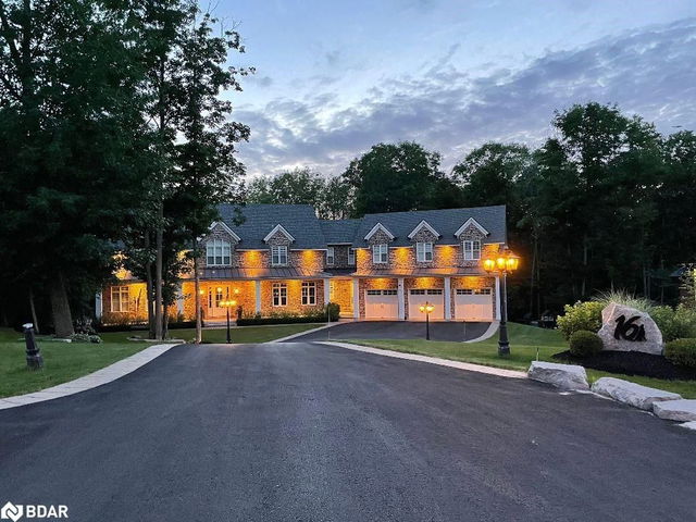 16 Heron Boulevard