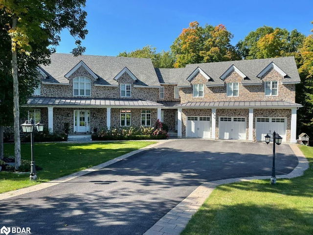 16 Heron Boulevard