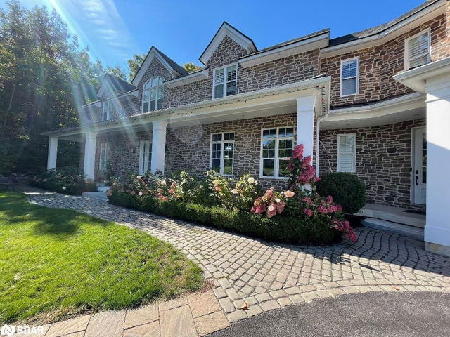 16 Heron Boulevard