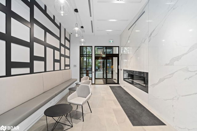 106 - 681 Yonge Street