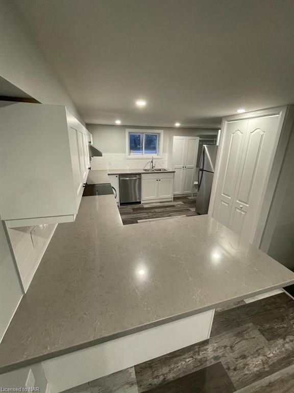 Lower - 92 Mcgill Street