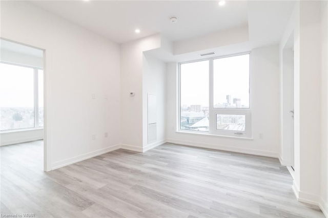 1112 - 5 Wellington Street