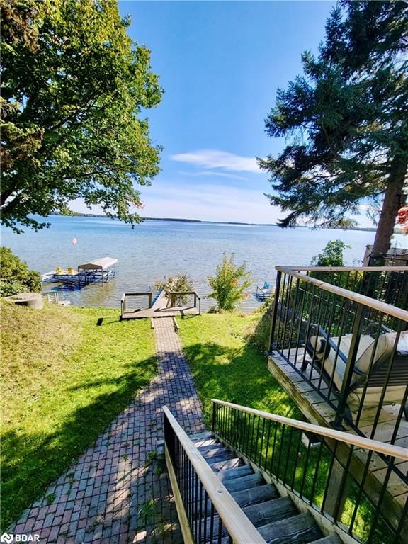 2999 Lakeside Drive