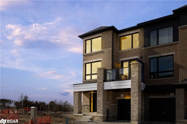 7 Blue Forest Crescent