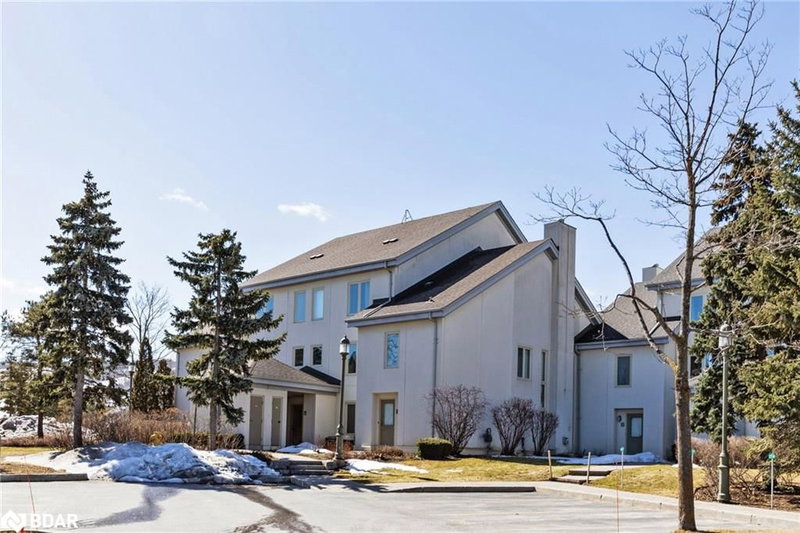 215 - 120 Fairway Court