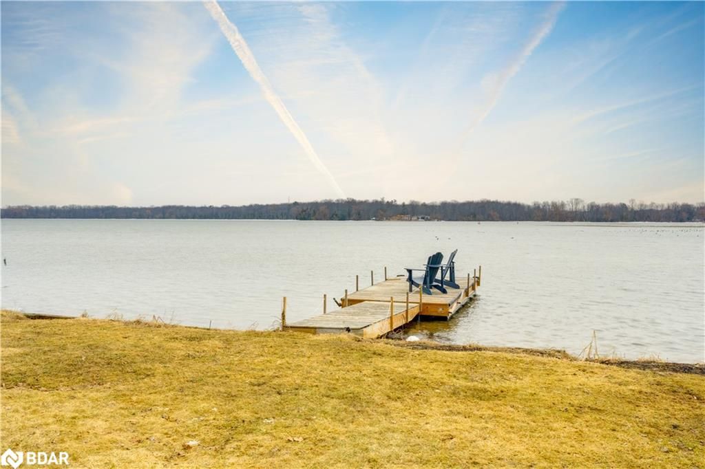 Single Family Residence sold at 655 Glen Crescent, Orillia, South Ward, L3V 6R2 - MLS: 40395741