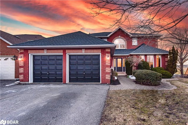 33 Morton Crescent