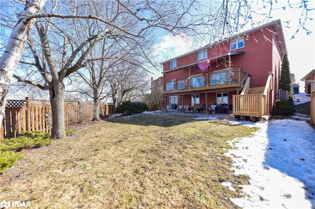 33 Morton Crescent