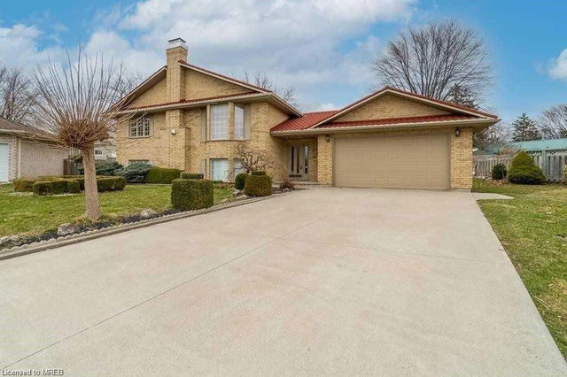 54 Cavanaugh Crescent
