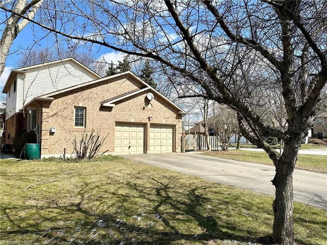 35 Woodside Square