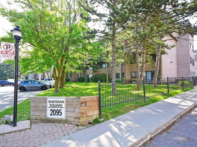 242 - 2095 Roche Court