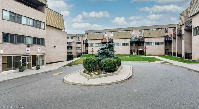 242 - 2095 Roche Court