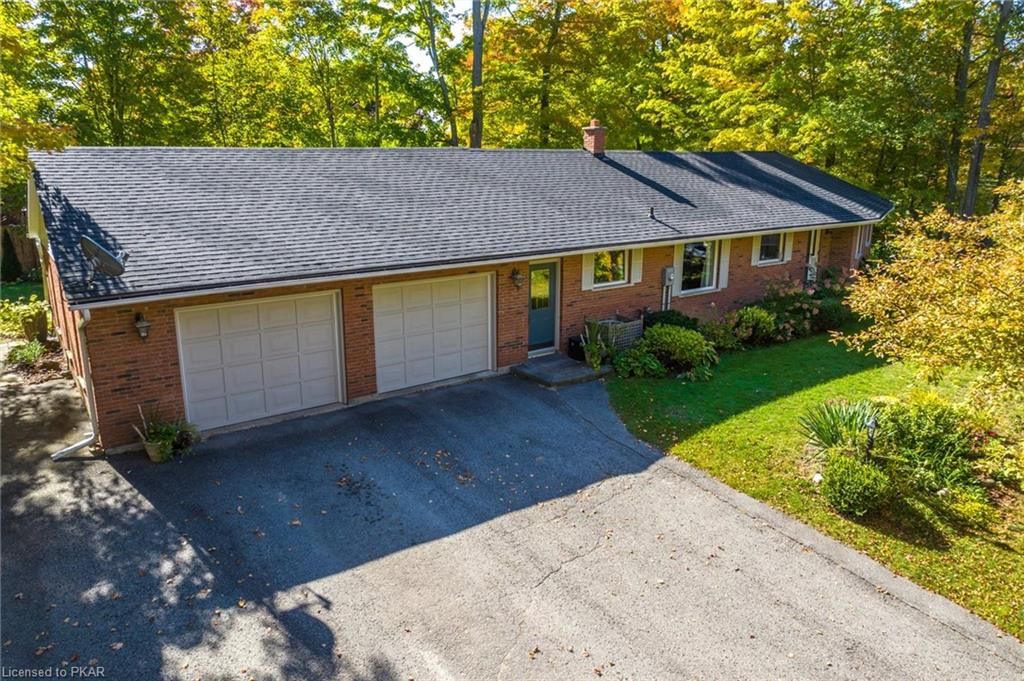 Single Family Residence sold at 33 Leanne Avenue, Peterborough, ON, K9J 6X8 - Otonabee Township - MLS: 40408508