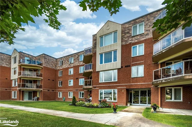 302 - 11 Beck Boulevard