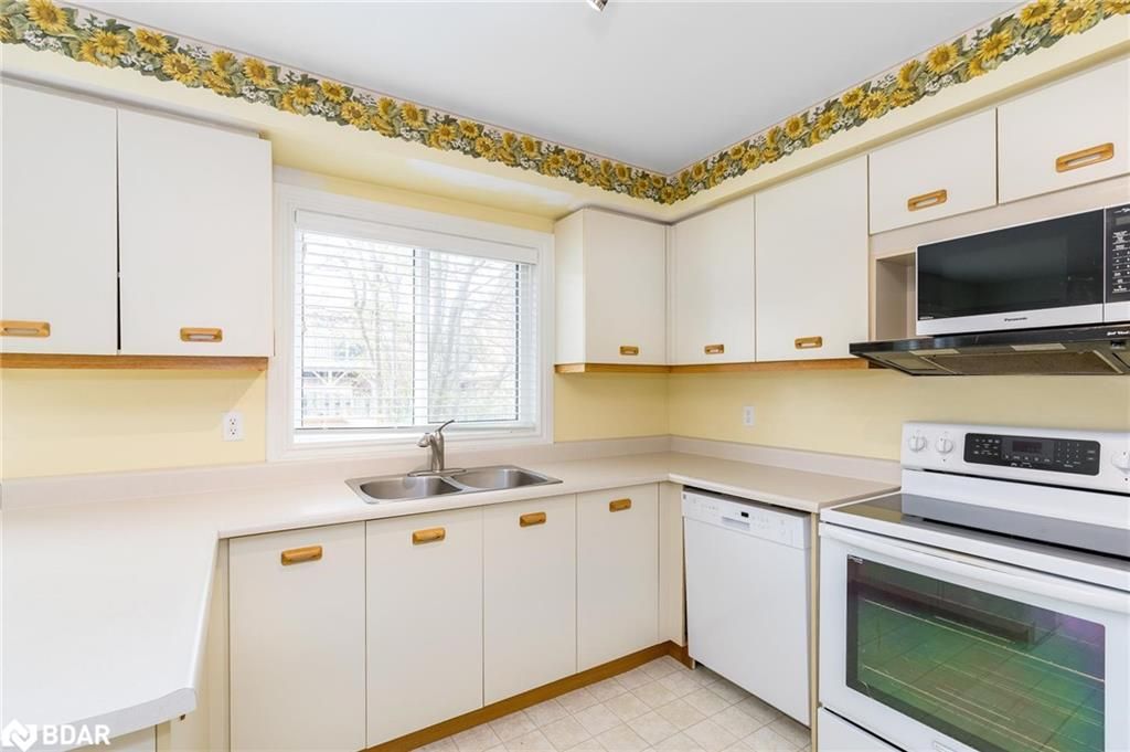 Single Family Residence sold at 41 River Ridge Road, Barrie, ON, L4N 7G2 - Innishore - MLS: 40410341
