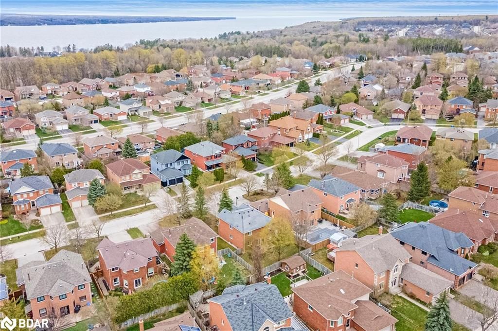 Single Family Residence sold at 41 River Ridge Road, Barrie, ON, L4N 7G2 - Innishore - MLS: 40410341