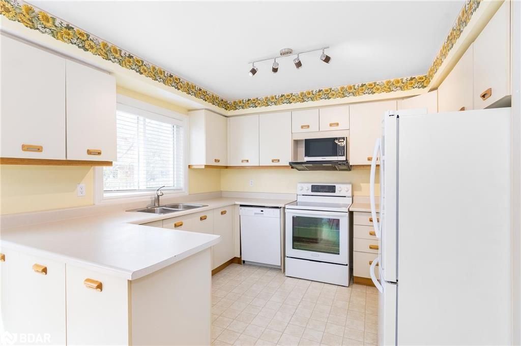 Single Family Residence sold at 41 River Ridge Road, Barrie, ON, L4N 7G2 - Innishore - MLS: 40410341