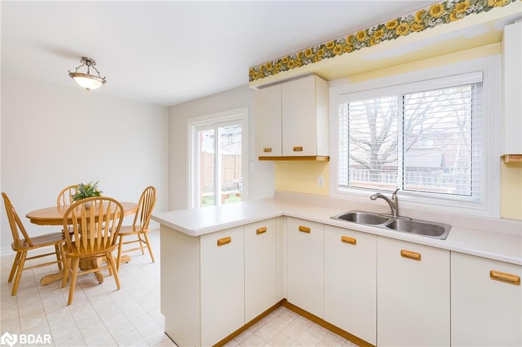 Single Family Residence sold at 41 River Ridge Road, Barrie, ON, L4N 7G2 - Innishore - MLS: 40410341