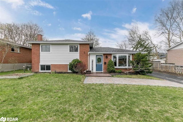 18 Sandsprings Crescent