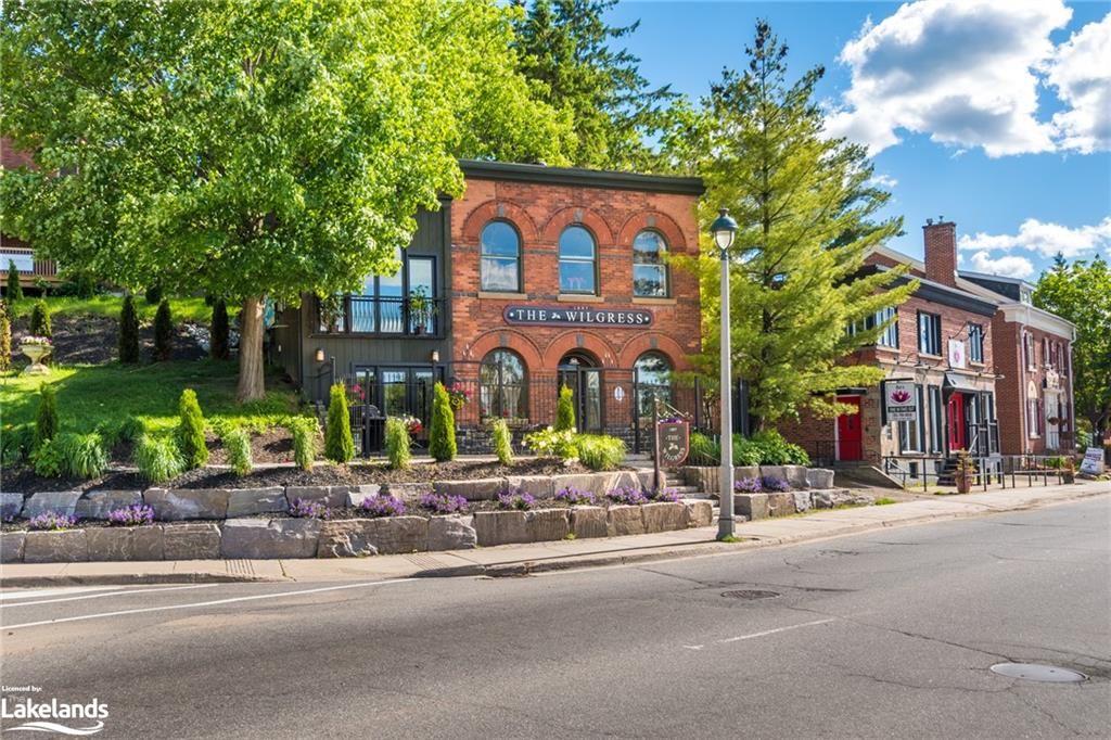 Single Family Residence sold at 93 Main Street, Huntsville, ON, P1H 2B9 - Huntsville - MLS: 40410967