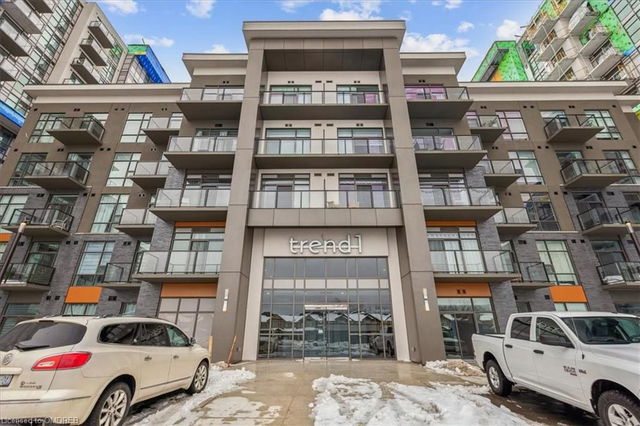 1001 - 450 Dundas Street