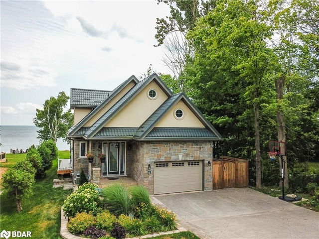 9 Greenwood Forest Road
