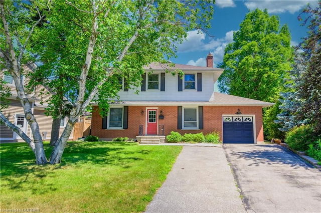 2471 Meadowood Crescent