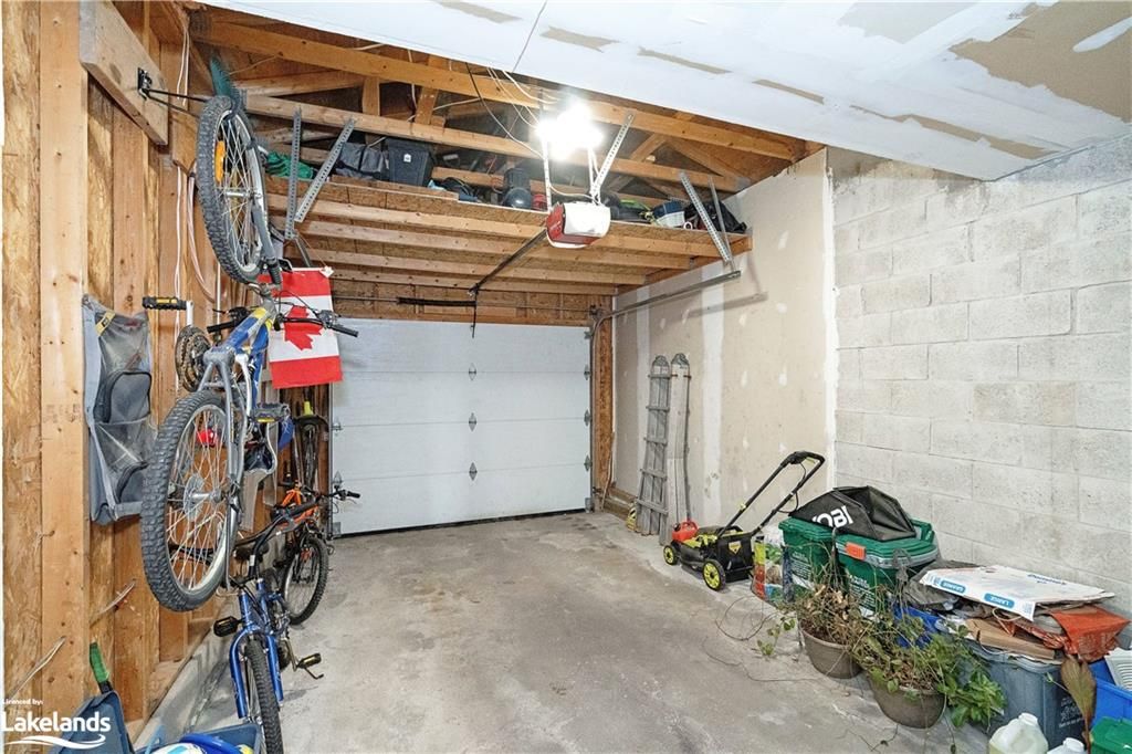 Row/Townhouse sold at 102 Bruce Crescent, Barrie, ON, L4N 8P4 - Innishore - MLS: 40414341