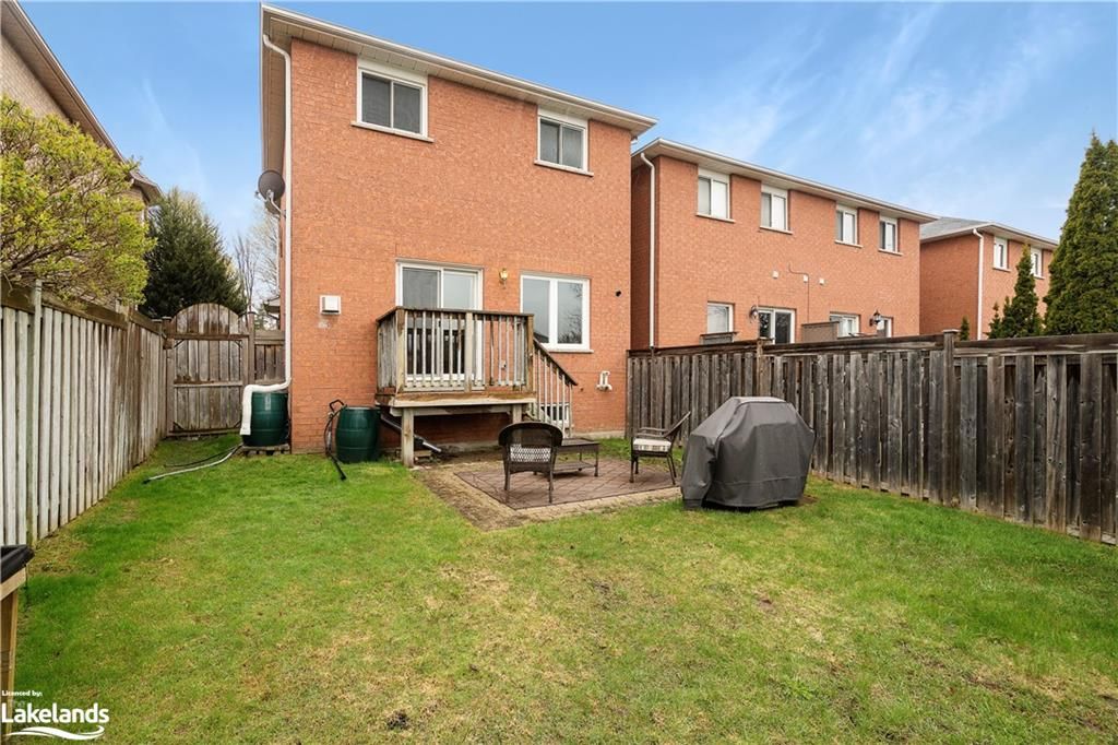 Row/Townhouse sold at 102 Bruce Crescent, Barrie, ON, L4N 8P4 - Innishore - MLS: 40414341