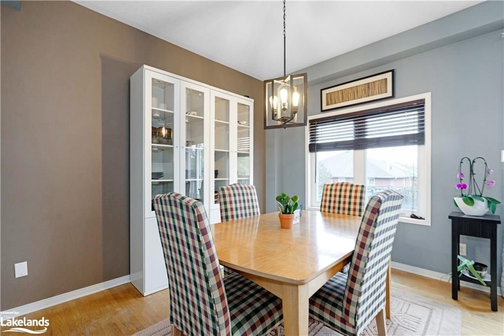 Row/Townhouse sold at 102 Bruce Crescent, Barrie, ON, L4N 8P4 - Innishore - MLS: 40414341
