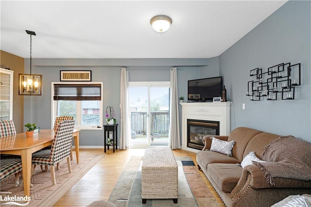 Row/Townhouse sold at 102 Bruce Crescent, Barrie, ON, L4N 8P4 - Innishore - MLS: 40414341