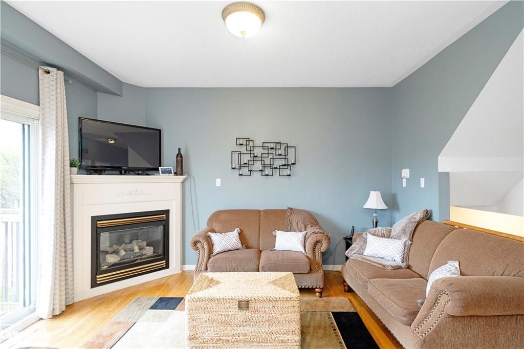 Row/Townhouse sold at 102 Bruce Crescent, Barrie, ON, L4N 8P4 - Innishore - MLS: 40414341