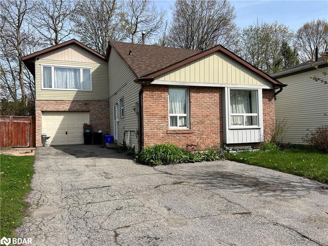 65 Mowat Crescent