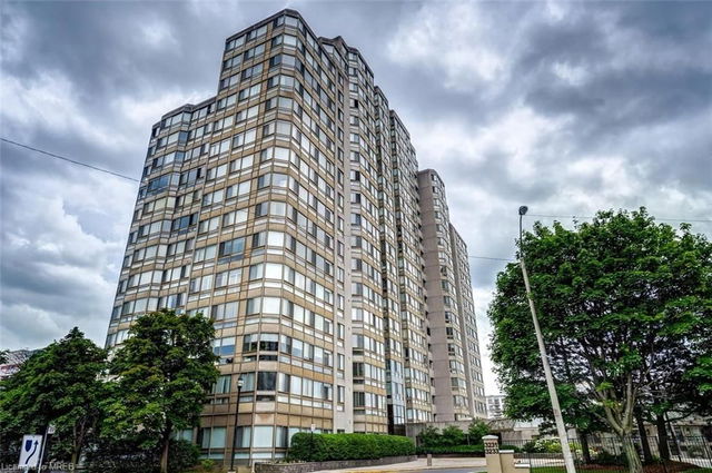 802 - 3233 Eglinton Avenue