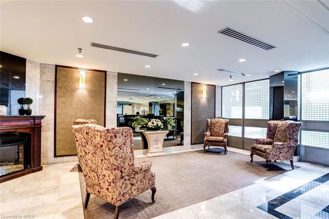 802 - 3233 Eglinton Avenue