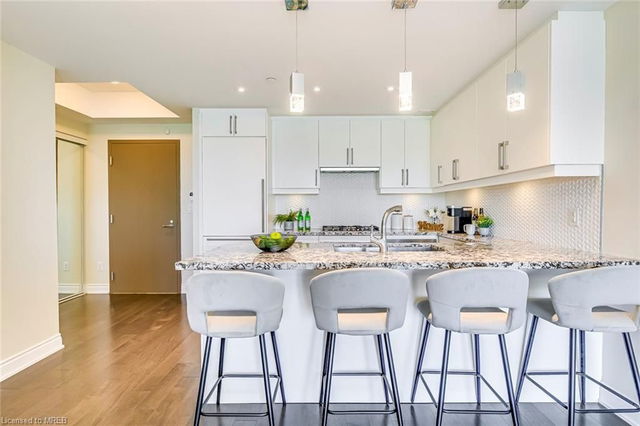 521 - 3500 Lakeshore Road