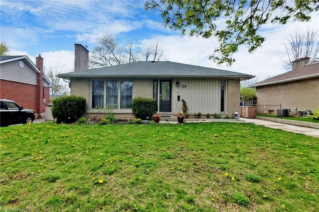 29 Woodcroft Crescent