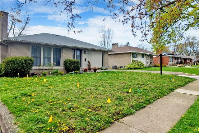 29 Woodcroft Crescent