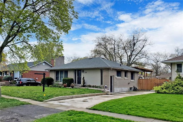 29 Woodcroft Crescent