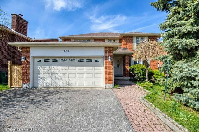 700 Willowbank Trail