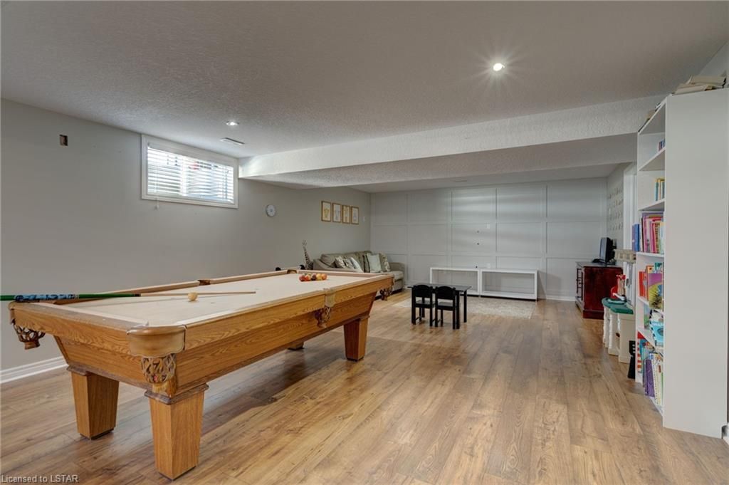 Single Family Residence sold at 292 Thorn Drive, Strathroy, ON, N7G 4E1 - Caradoc - MLS: 40419087