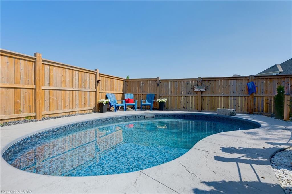 Single Family Residence sold at 292 Thorn Drive, Strathroy, ON, N7G 4E1 - Caradoc - MLS: 40419087