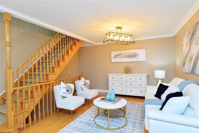 1147 Hickory Hollow Glen