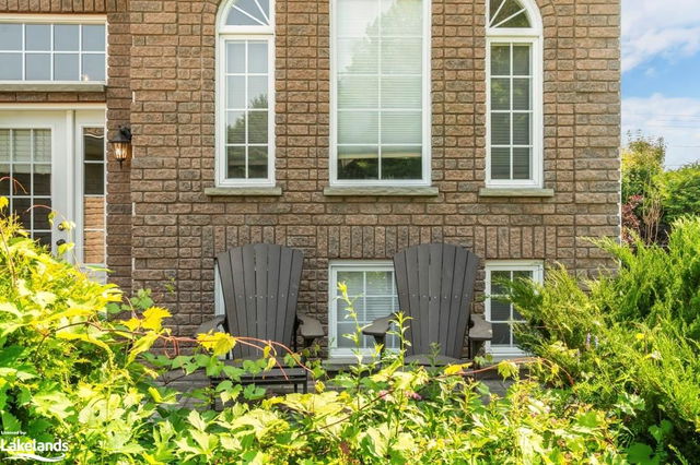 35 Mercer Crescent