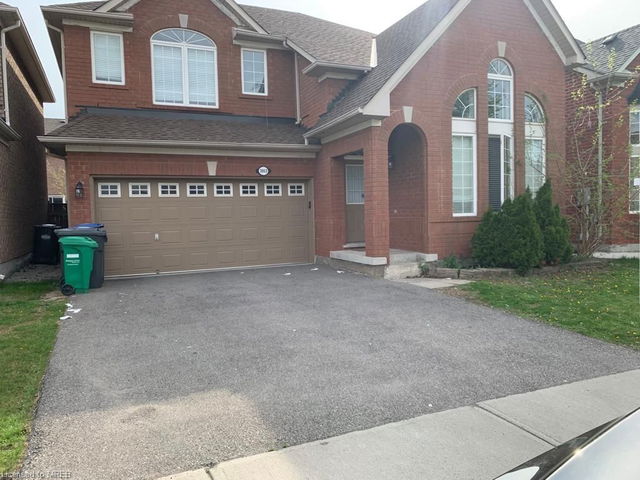 3953 Angus Walk