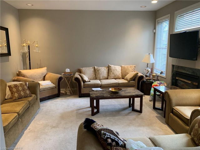 3953 Angus Walk